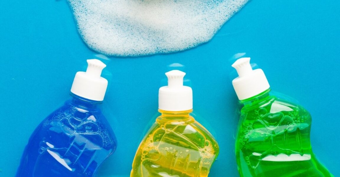 8 Usos del detergente que van más allá de lavar los platos 8 Usos del detergente que van más allá de lavar los platos