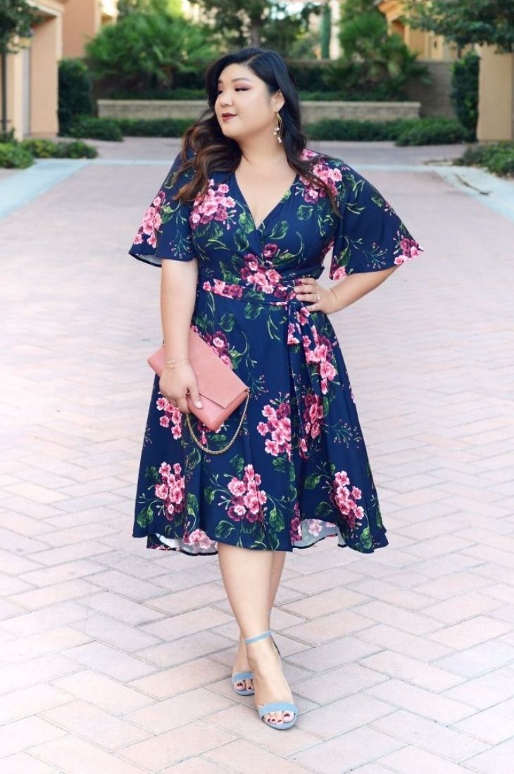 Vestidos que estilizan a las mujeres curvy